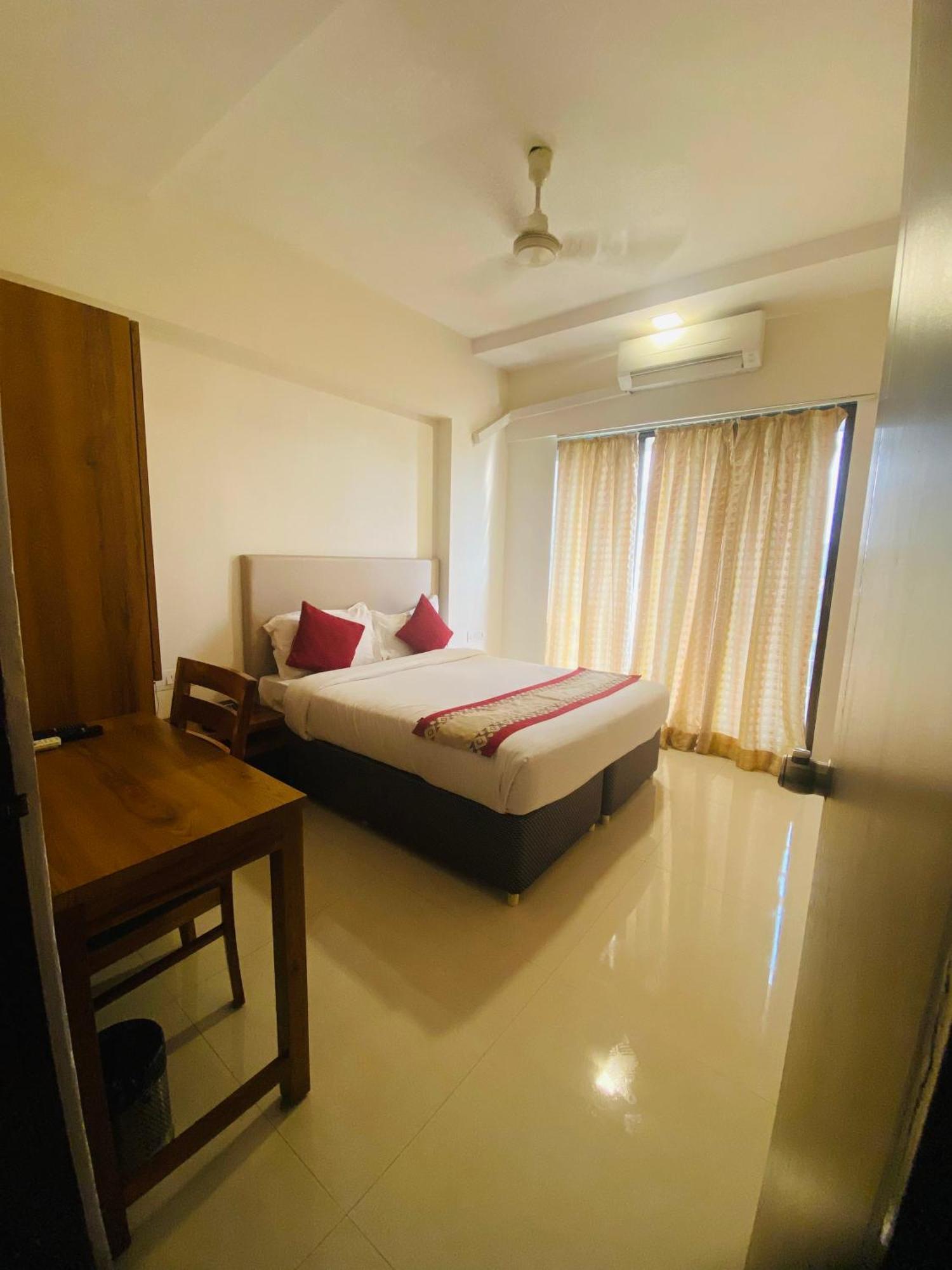 Mumbai House Luxury Apartments Santacruz East, Mumbai Dış mekan fotoğraf