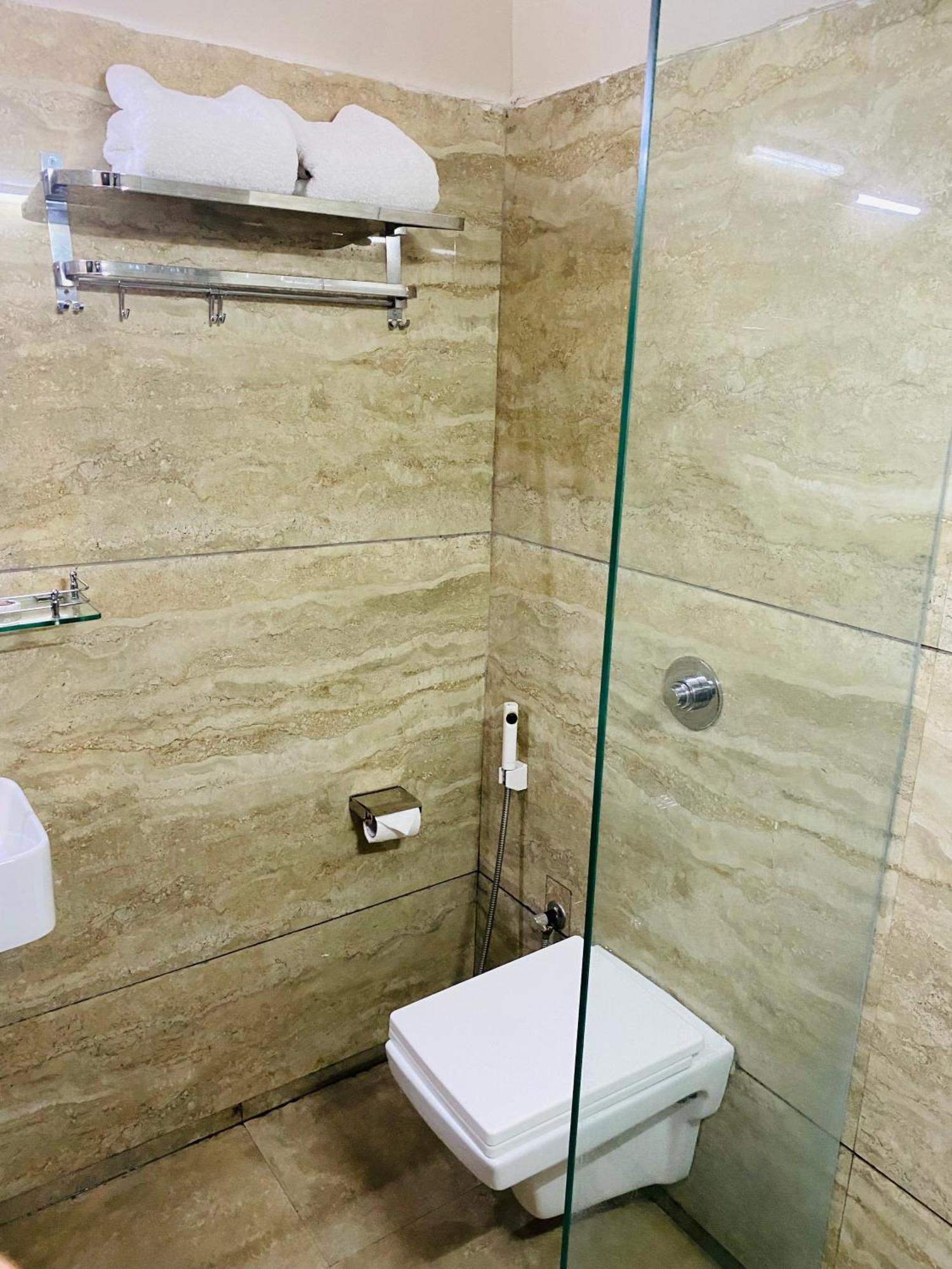 Mumbai House Luxury Apartments Santacruz East, Mumbai Dış mekan fotoğraf
