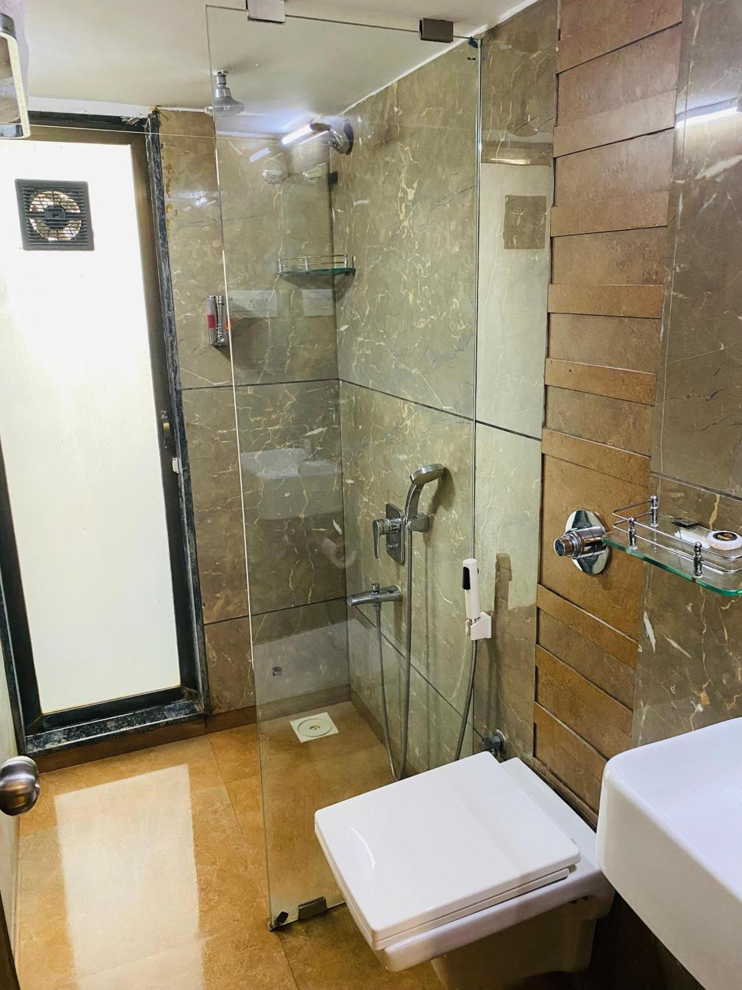 Mumbai House Luxury Apartments Santacruz East, Mumbai Dış mekan fotoğraf