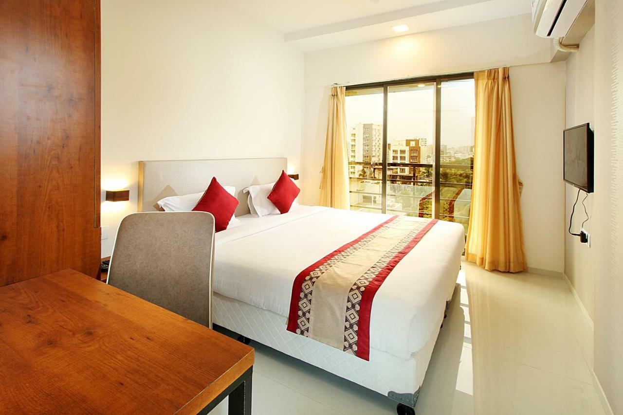 Mumbai House Luxury Apartments Santacruz East, Mumbai Dış mekan fotoğraf