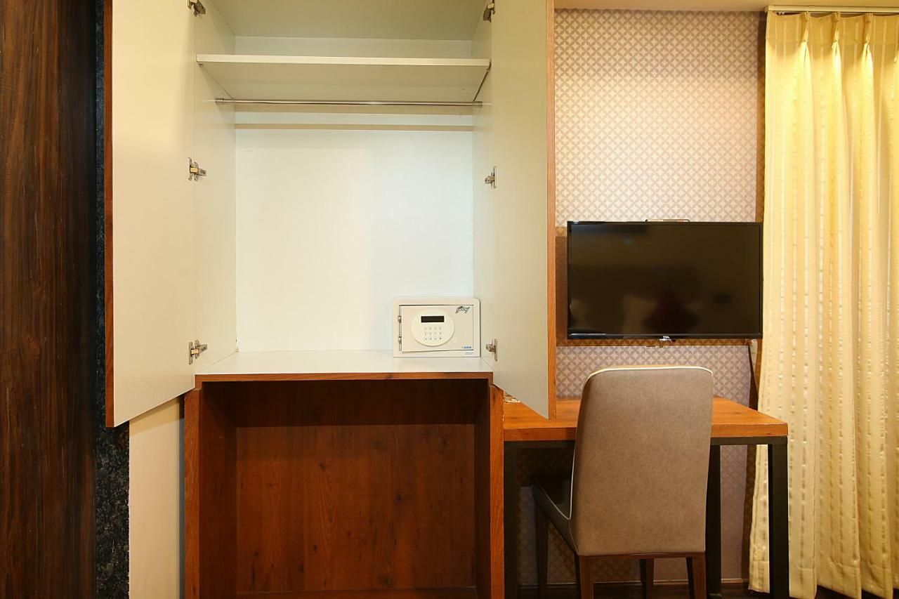Mumbai House Luxury Apartments Santacruz East, Mumbai Dış mekan fotoğraf