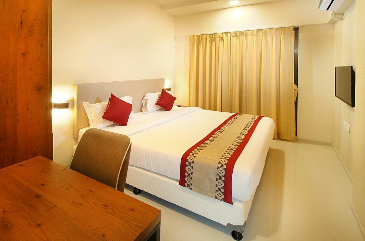 Mumbai House Luxury Apartments Santacruz East, Mumbai Dış mekan fotoğraf
