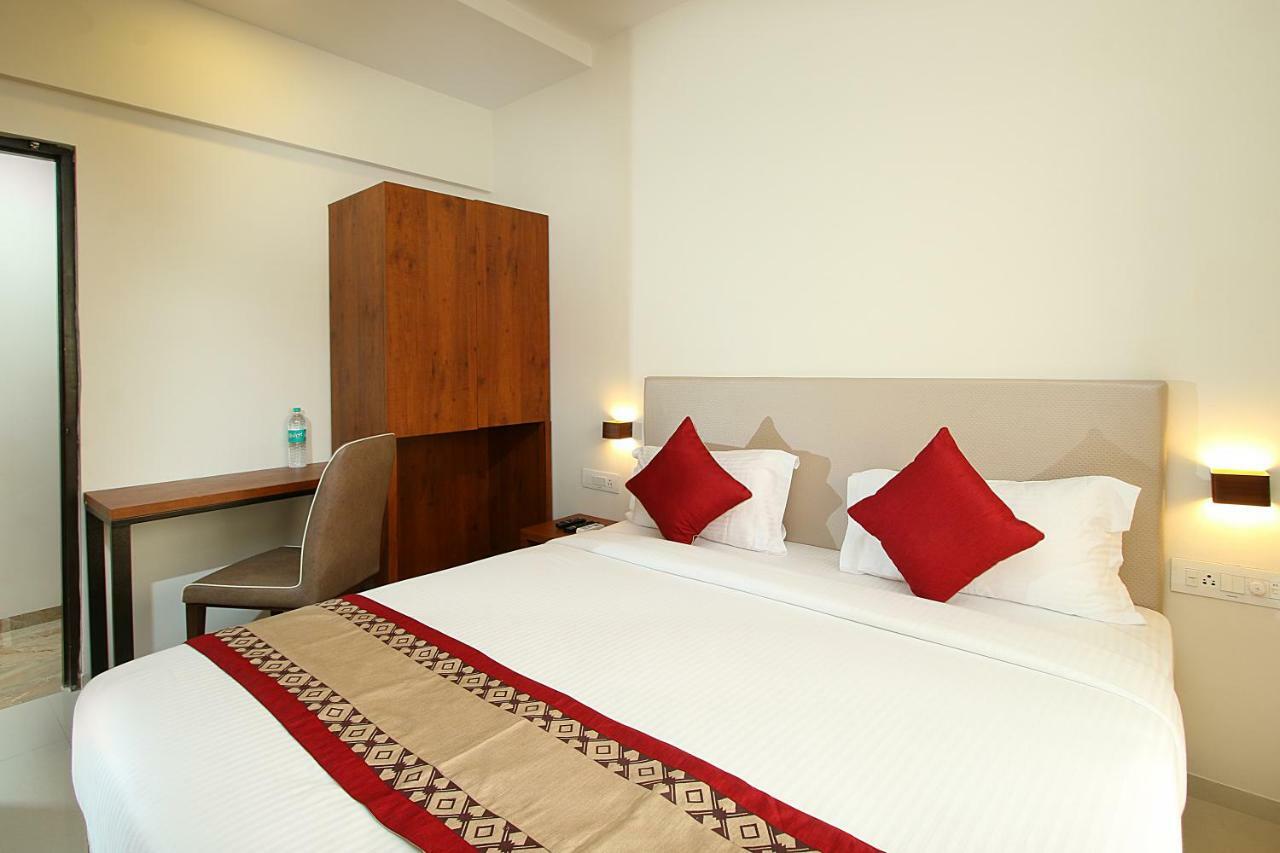 Mumbai House Luxury Apartments Santacruz East, Mumbai Dış mekan fotoğraf